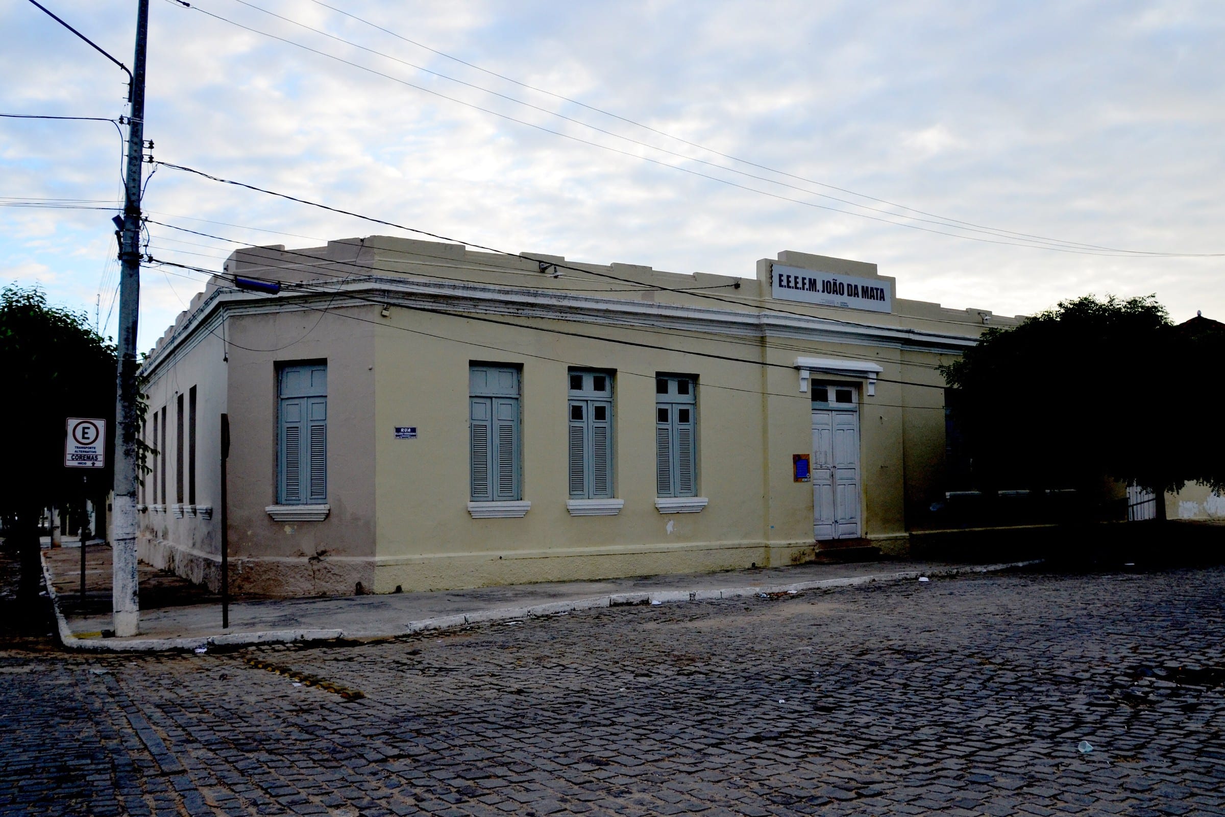 Escola pública (fachada)