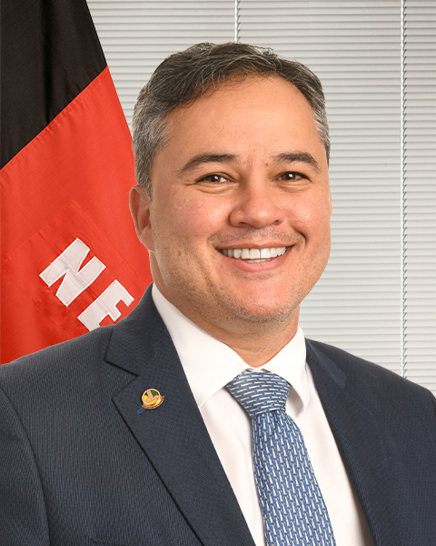 Efraim Filho defende valorização policial e reabertura de delegacias 24 horas na Paraíba