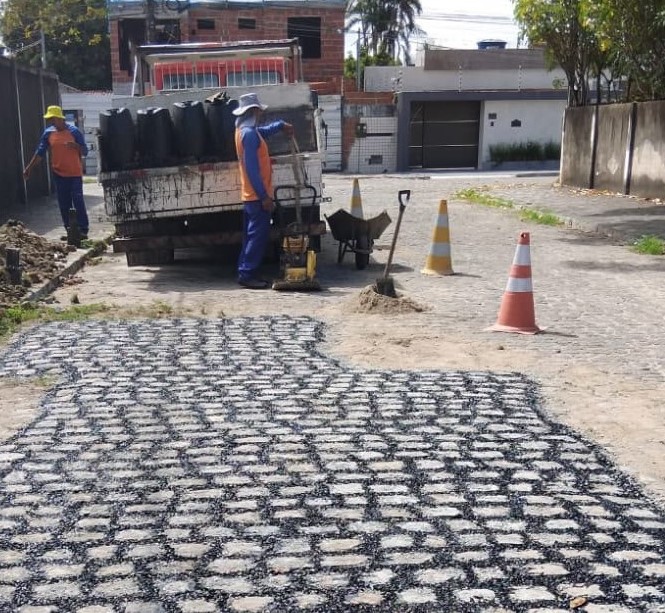 Operação tapa-buraco atende 35 bairros de João Pessoa nesta segunda-feira