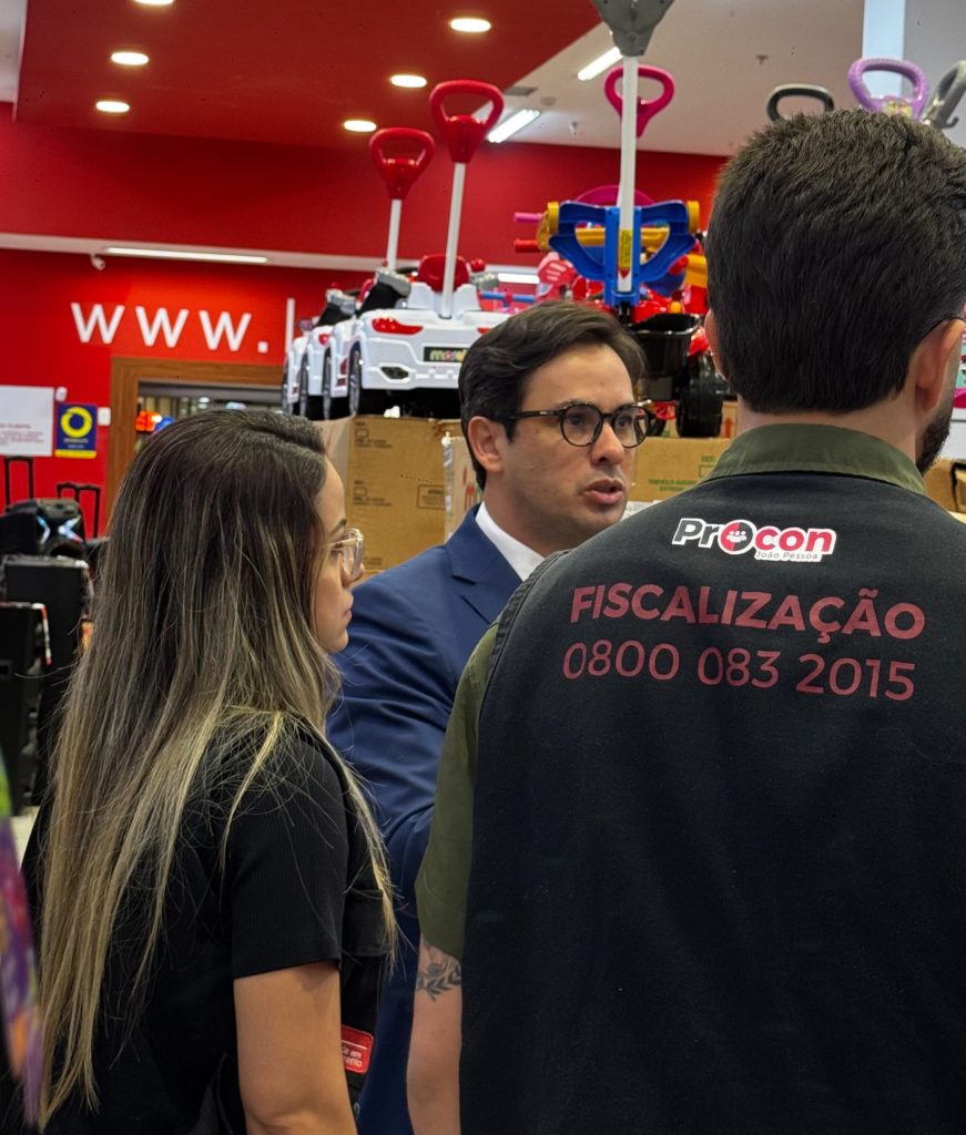 Procon-JP autua loja e recolhe brinquedos sem etiqueta de preço em João Pessoa